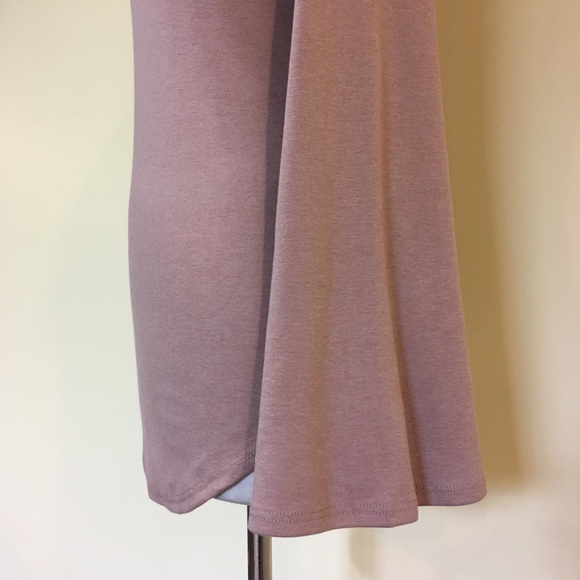 Mauve Bell Sleeve Cold Shoulder Shirttail Hem Top - Picture 4 of 5